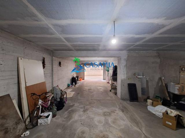 Locale Commerciale in vendita a Stella, Marche