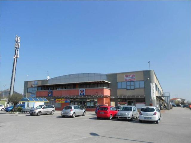 Locale Commerciale in vendita a Monselice, Veneto