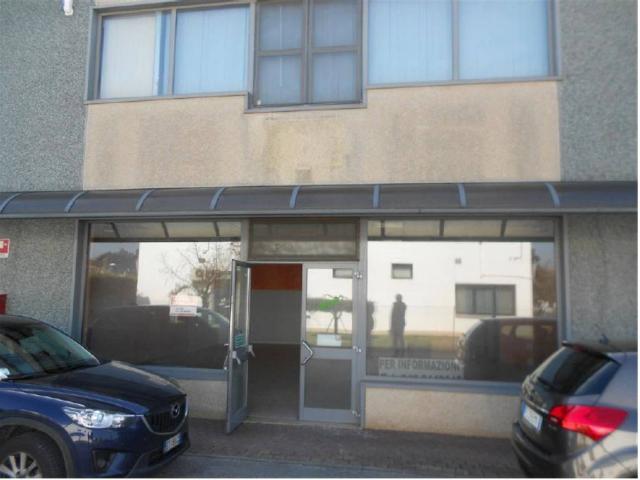 Locale Commerciale in vendita a Monselice, Veneto