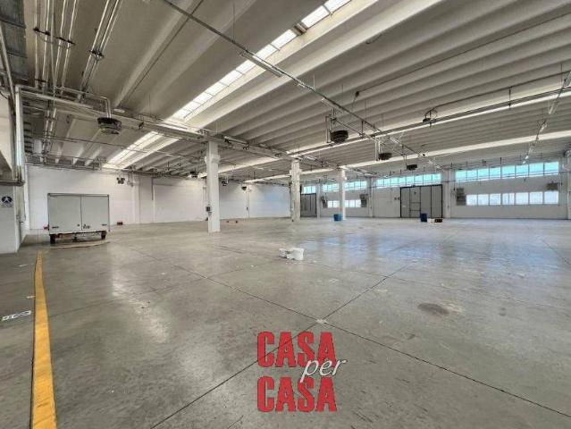 Locale Commerciale in vendita a San Bortolo, Monselice