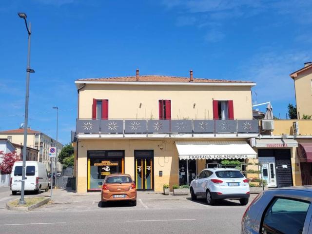 Locale Commerciale in vendita a Monselice, Veneto