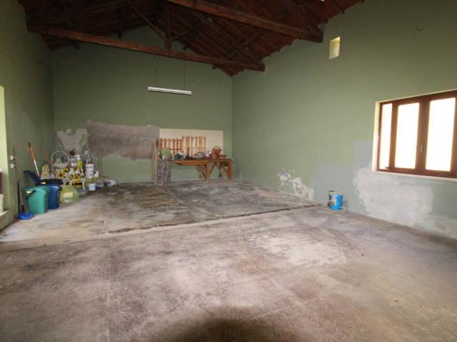 Locale Commerciale in vendita a Monserrato, Sardigna/Sardegna