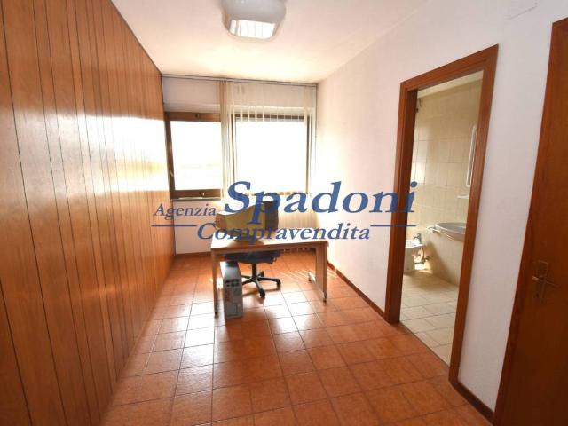 Locale Commerciale in vendita a Montevettolini, Toscana