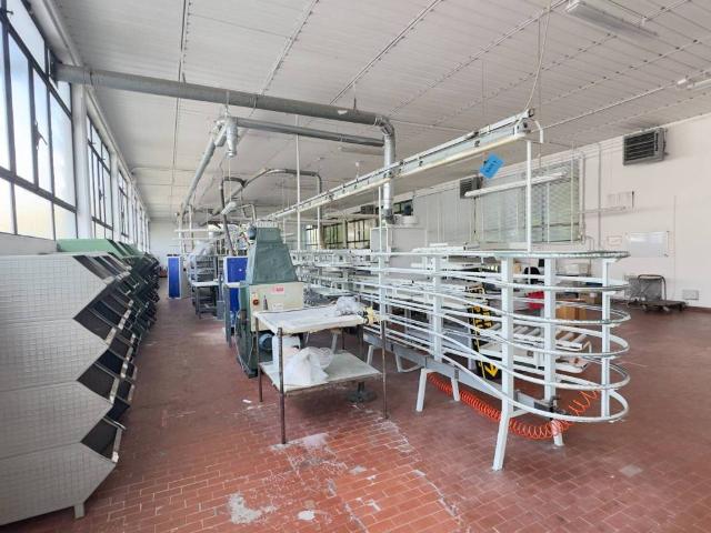 Locale Commerciale in vendita a Montevettolini, Toscana