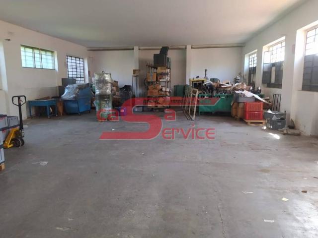 Locale Commerciale in vendita a Le Case, Montevettolini