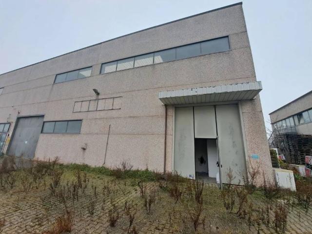 Locale Commerciale in vendita a Le Case, Montevettolini