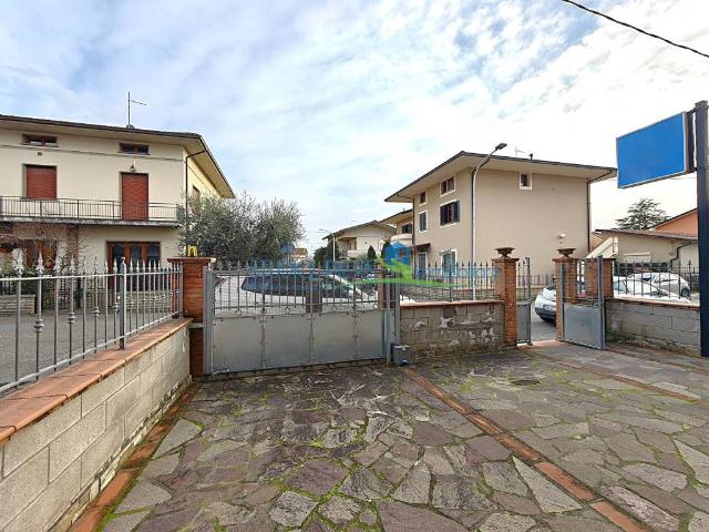 Locale Commerciale in vendita a Pozzarello, Montevettolini