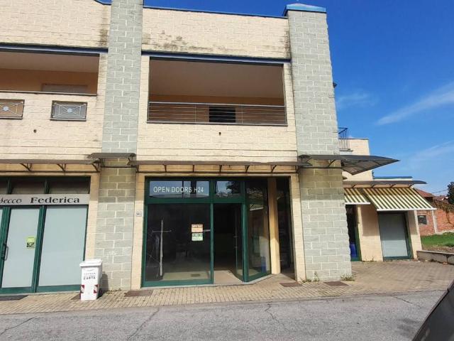 Locale Commerciale in vendita a Piemonte, Cuneo