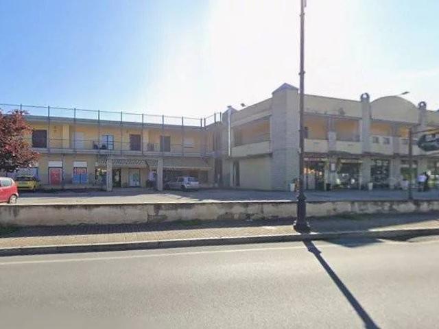 Locale Commerciale in vendita a Piemonte, Cuneo