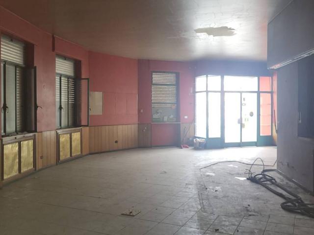 Locale Commerciale in vendita a Piemonte, Cuneo