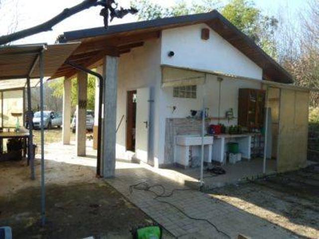 Locale Commerciale in vendita a Piemonte, Asti