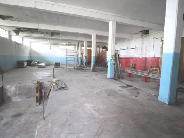 Locale Commerciale in vendita a Piemonte, Alessandria