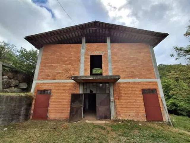 Locale Commerciale in vendita a Piemonte, Cuneo