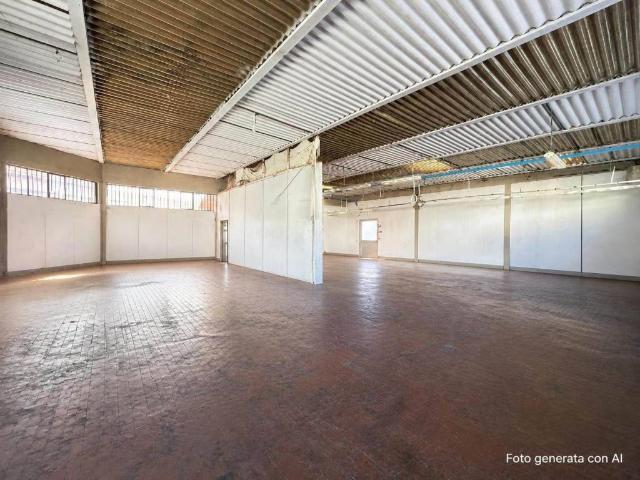 Locale Commerciale in vendita a Montale Alto, Montale