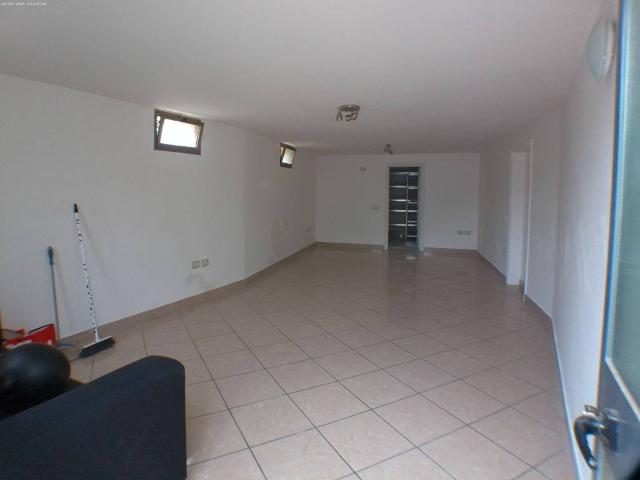 Locale Commerciale in vendita a Montale Alto, Montale