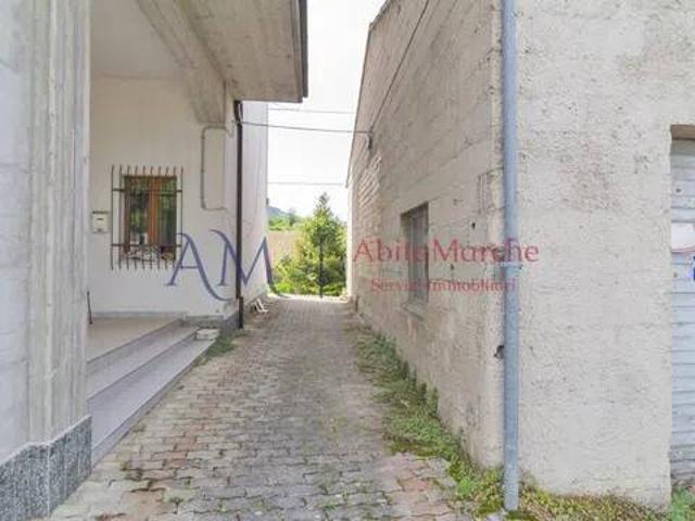 Locale Commerciale in vendita a Marche, Ascoli Piceno