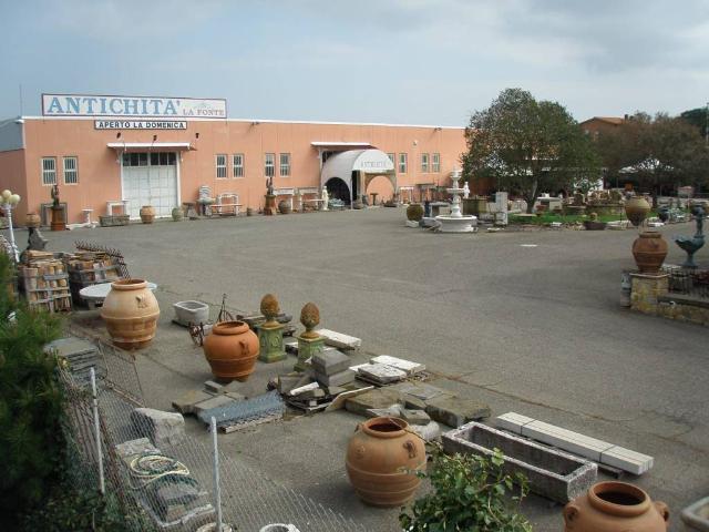 Locale Commerciale in vendita a Montalto Di Castro, Lazio