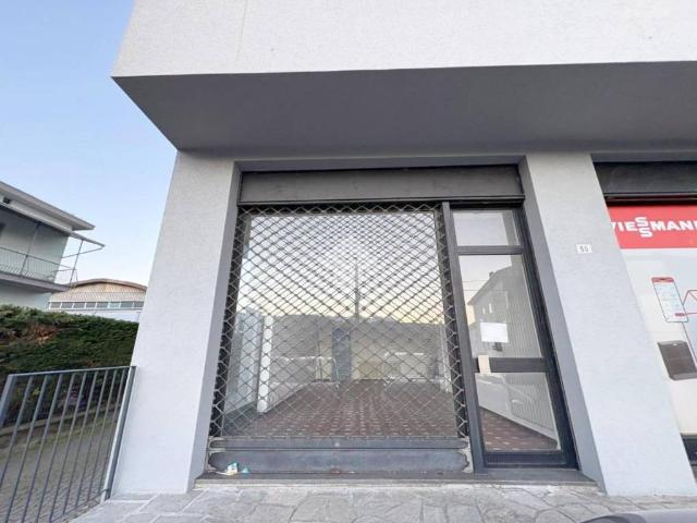Locale Commerciale in vendita a Balme, Piemonte