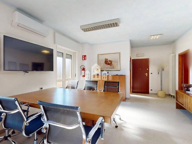Locale Commerciale in vendita a Balme, Piemonte