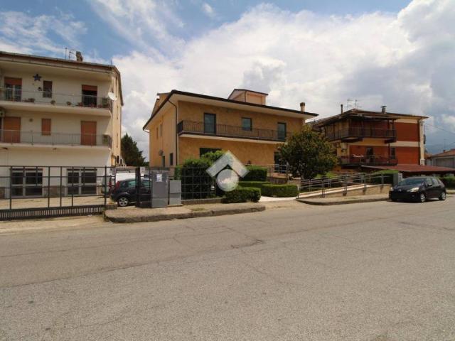Locale Commerciale in vendita a Calabria, Cosenza