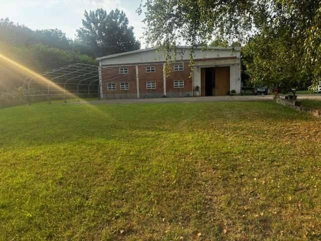 Locale Commerciale in vendita a Cascina Arcissa, Montano Lucino