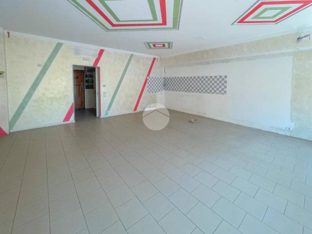 Locale Commerciale in vendita a Monte Cremasco, Lombardia