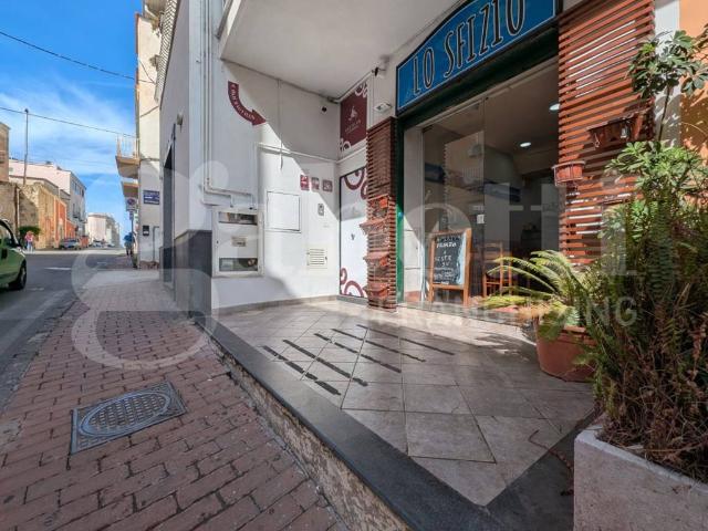 Locale Commerciale in vendita a Monte Di Procida, Campania