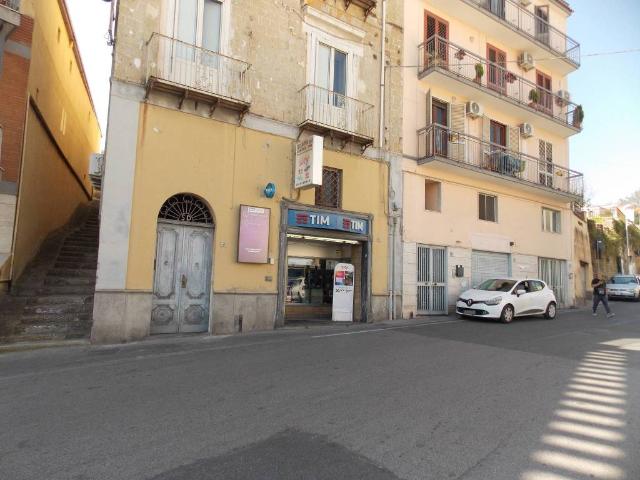 Locale Commerciale in vendita a Monte Di Procida, Campania