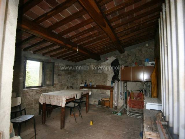 Locale Commerciale in vendita a Monte San Savino, Toscana