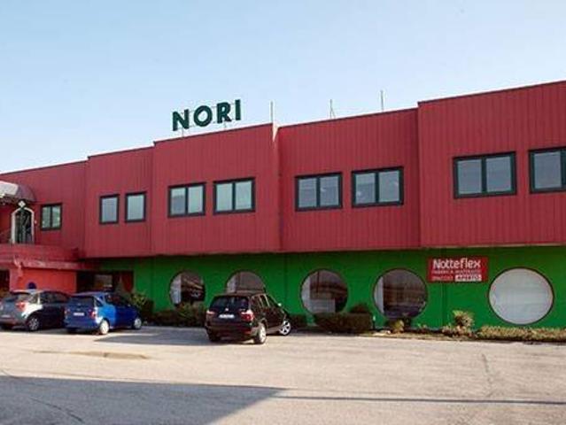 Locale Commerciale in vendita a Montebello Vicentino, Veneto