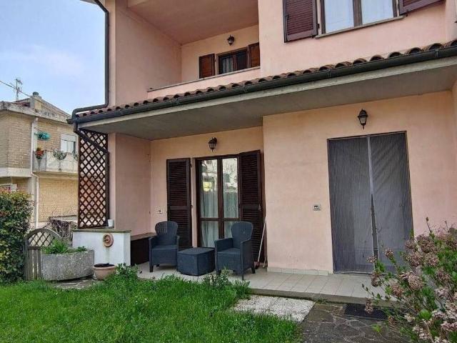Locale Commerciale in vendita a Montecastrilli, Umbria