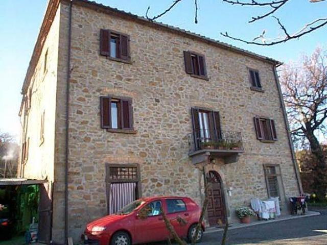 Locale Commerciale in vendita a La Miniera, Montecatini Val di Cecina