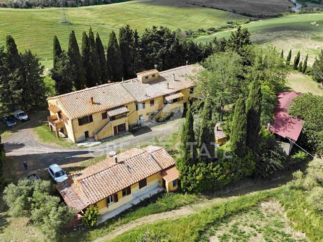 Locale Commerciale in vendita a San Michele, Montecatini Val Di Cecina