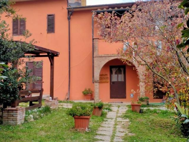 Locale Commerciale in vendita a La Gabella, Montecatini Val di Cecina