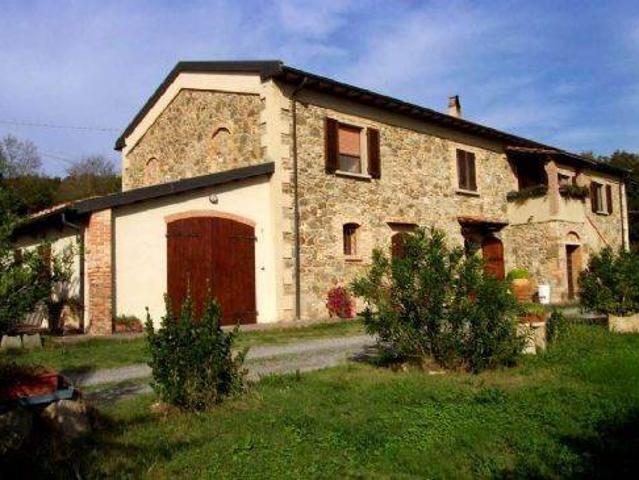 Locale Commerciale in vendita a Podere Sant'Alessandro, Montecatini Val di Cecina