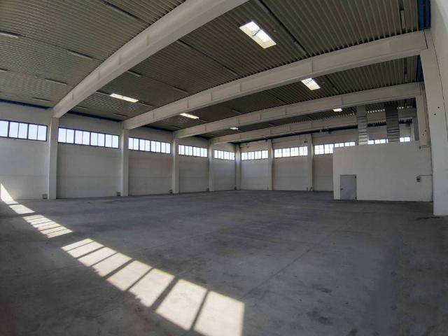 Locale Commerciale in vendita a Montecchio Maggiore, Veneto