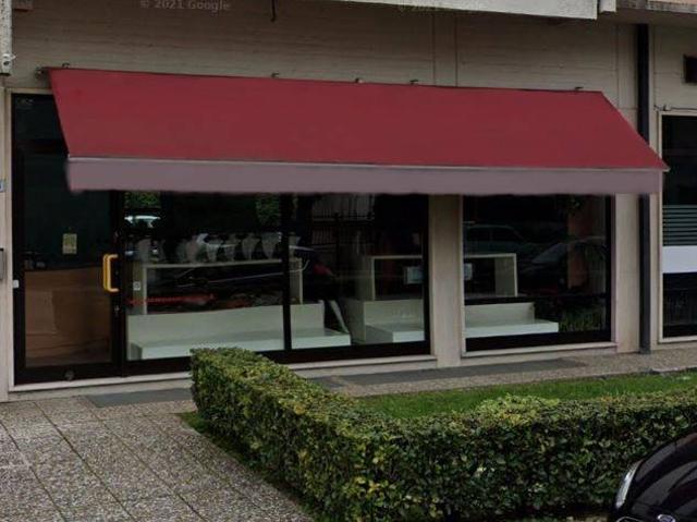 Locale Commerciale in vendita a Alte Ceccato, Montecchio Maggiore