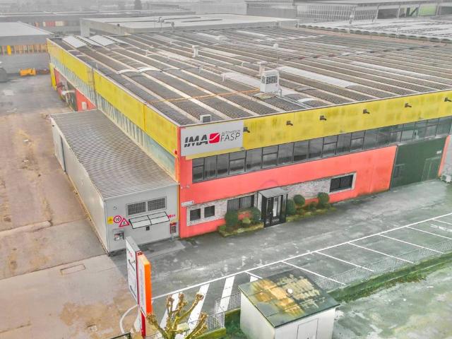 Locale Commerciale in vendita a Montecchio Maggiore, Veneto