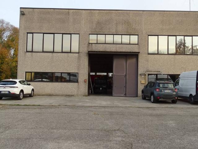 Locale Commerciale in vendita a Piemonte, Asti