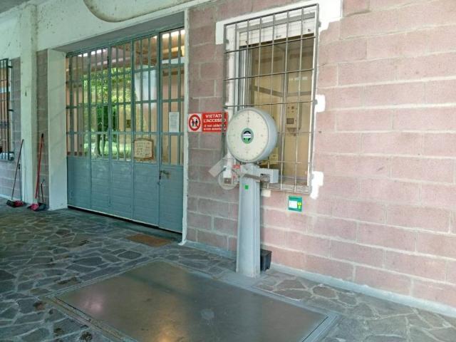 Locale Commerciale in vendita a Montechiarugolo, Reggio Emilia