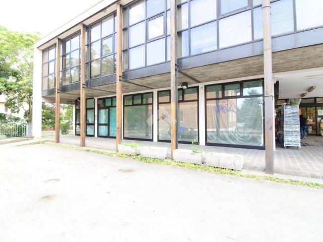 Locale Commerciale in vendita a Montechiarugolo, Reggio Emilia