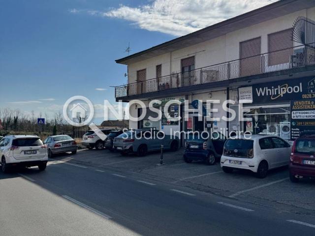 Locale Commerciale in vendita a Montecorvino Pugliano, Pagliarone