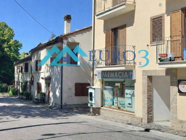 Locale Commerciale in vendita a Marche, Ascoli Piceno