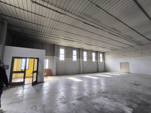 Locale Commerciale in vendita a Cevoli, Montefiascone