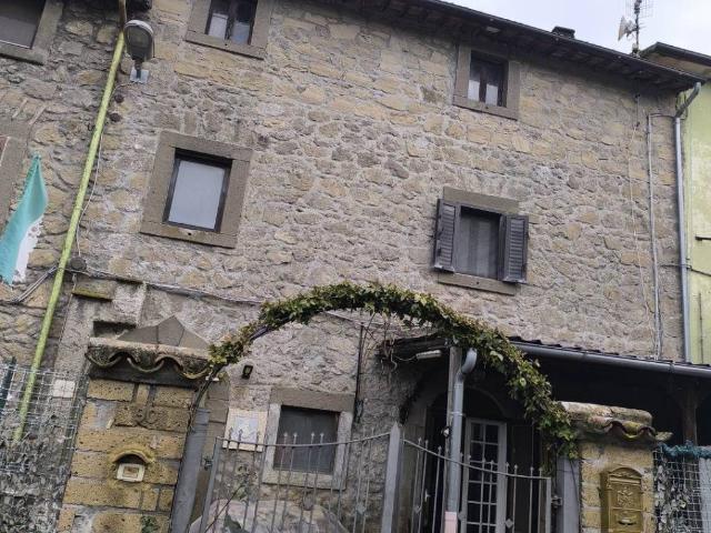 Locale Commerciale in vendita a Cevoli, Montefiascone