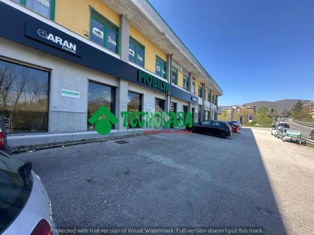 Locale Commerciale in vendita a Monteforte Irpino, Campania