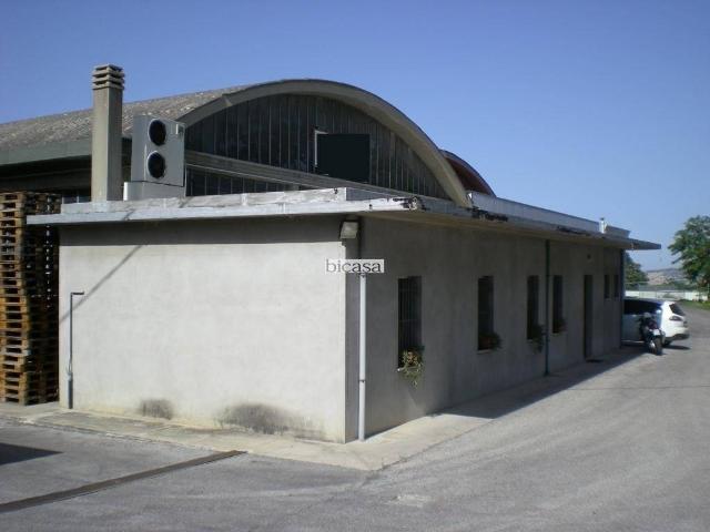 Locale Commerciale in vendita a San Pietro, Montegridolfo