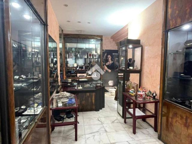 Locale Commerciale in vendita a Turri, Montegrotto Terme