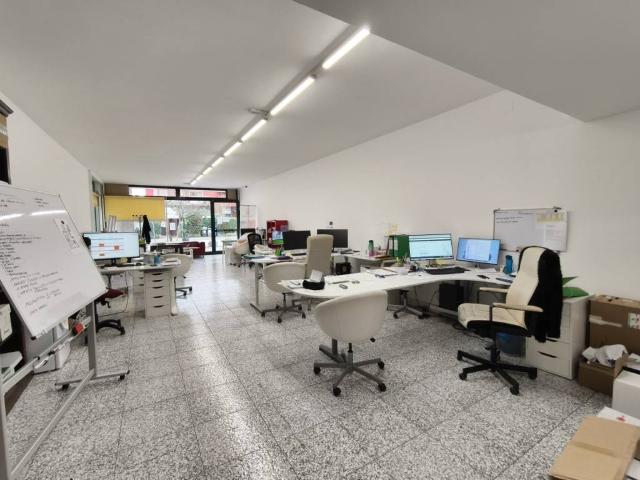 Locale Commerciale in vendita a Abano Terme Bagni, Veneto