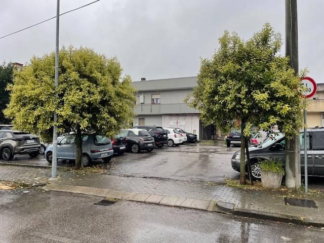Locale Commerciale in vendita a Turri, Montegrotto Terme